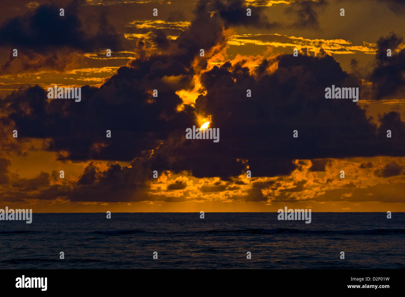 Tramonto sul mare dei Caraibi a Espiritu Santo Bay Yucatan Quintana Roo MEXICO Foto Stock