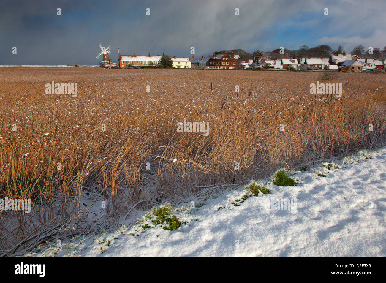 Mulino a vento di Cley sulla costa nord del Norfolk in inverno Foto Stock