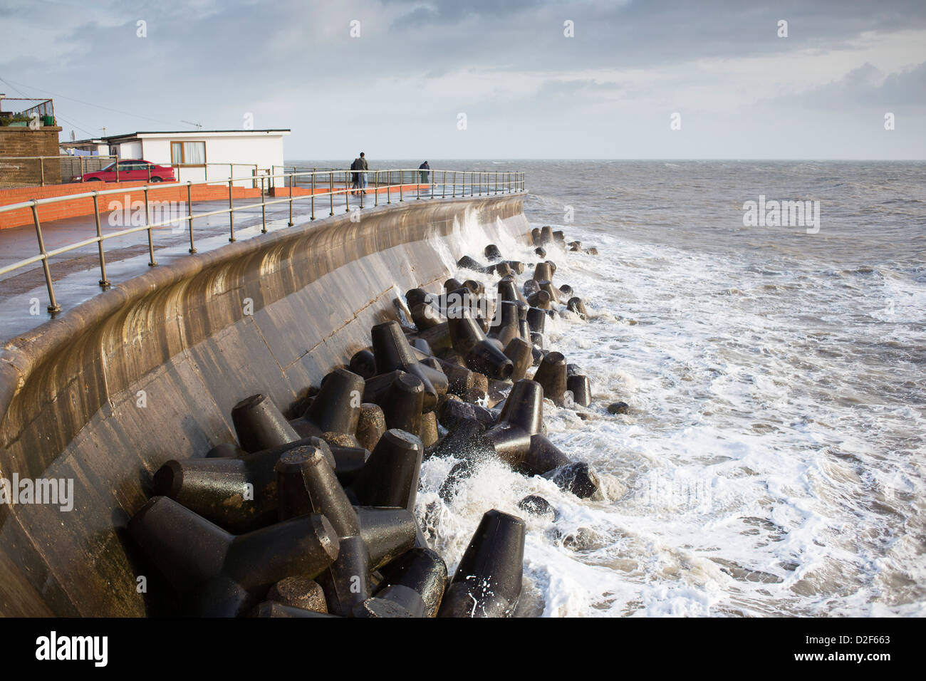 Tetrapods, quattro zampe di strutture in calcestruzzo, utilizzate un mare di difesa contro le onde a Ventnor, Isola di Wight in Inghilterra. Foto Stock