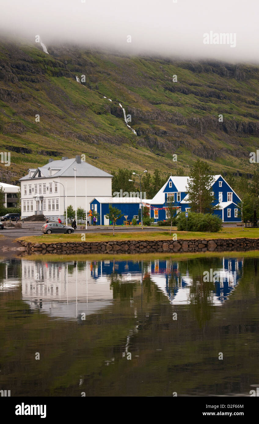 Artigianato in legno home in Seyðisfjörður Affitto, Islanda Foto Stock