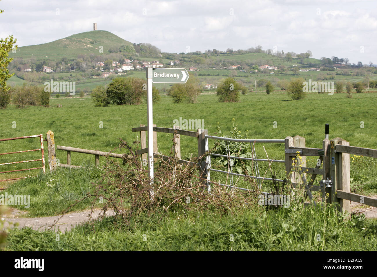 Il famoso punto di riferimento associato con la leggenda arturiana nel cuore rurale dell'Inghilterra Foto Stock