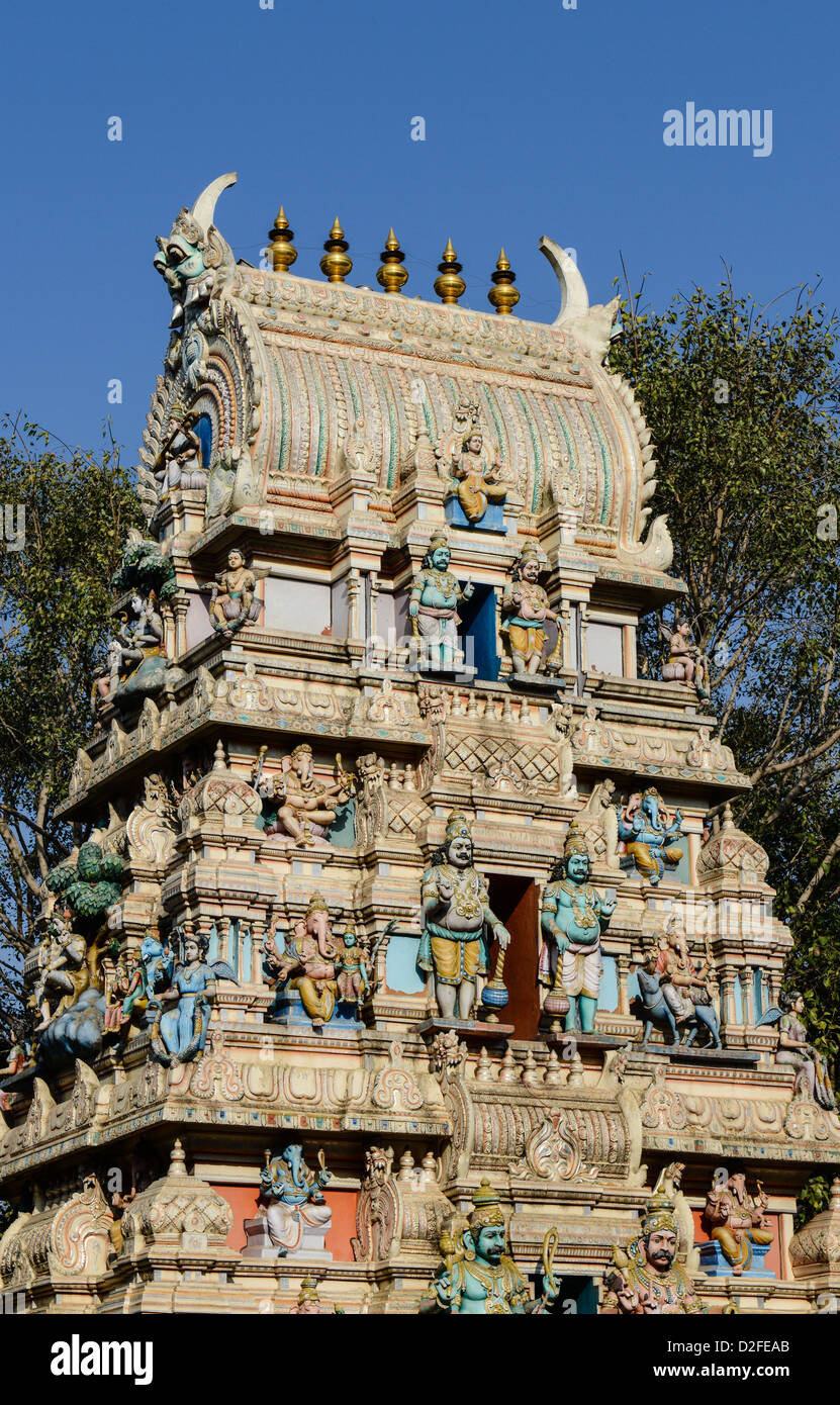 Tempio indiano con alberi in background Foto Stock