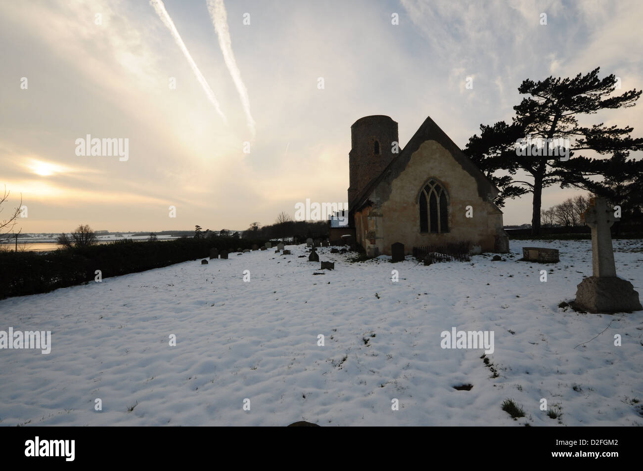 Ramsholt chiesa sopra il fiume Deben in Suffolk Foto Stock