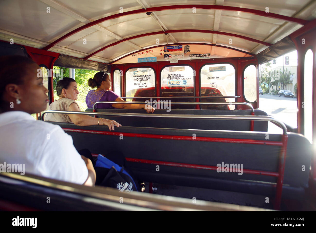 Passeggeri, un dollaro Taxi, Charlotte Amalie, san Tommaso, Isole Vergini USA, Caraibi Foto Stock