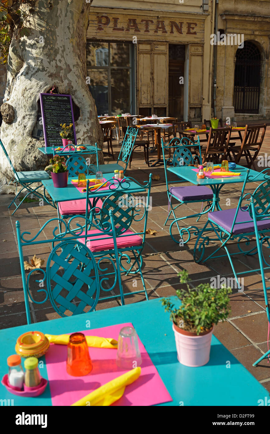 Il caffè con terrazza al quartiere Panier, Marsiglia, Francia Foto Stock