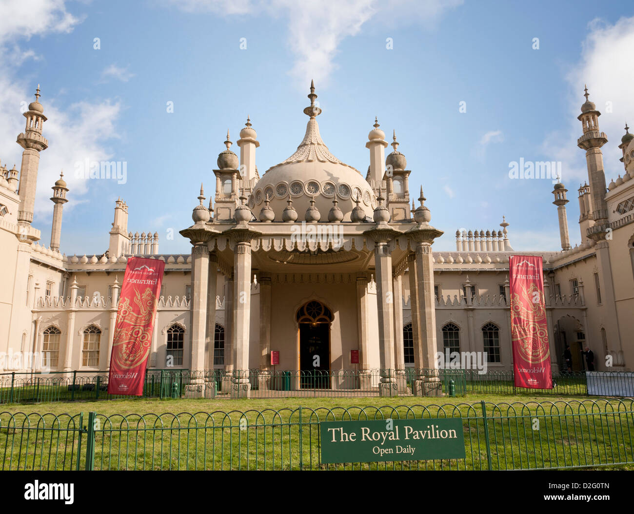 Ingresso al centro storico della Royal Pavilion in Brighton West Sussex, in Inghilterra, Regno Unito Foto Stock