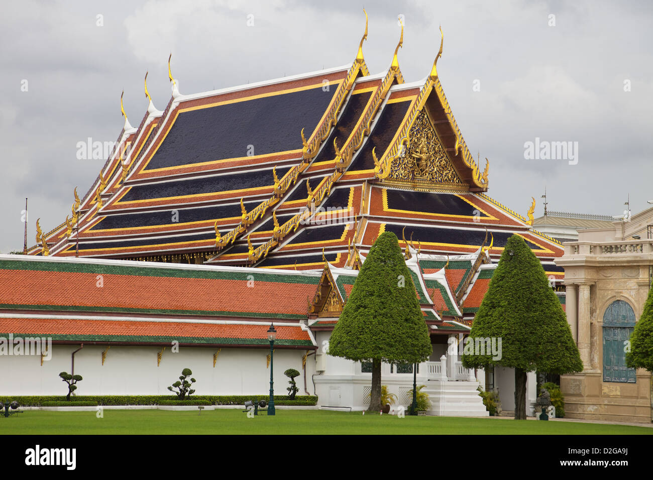 Uno splendido tetto presso il Palazzo Reale di Bangkok, Tailandia Foto Stock