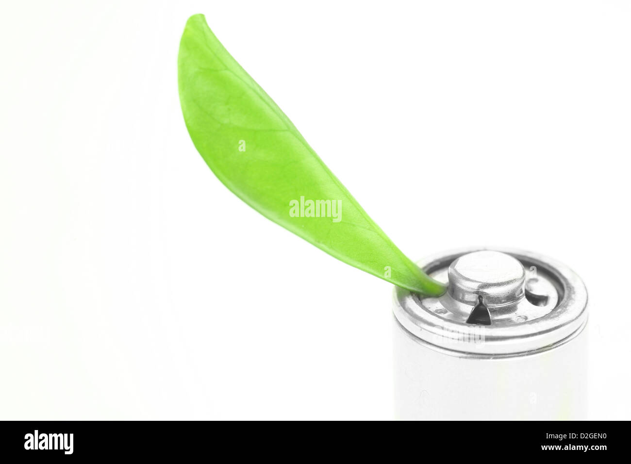 Eco energia verde batteria e due foglie verdi Foto Stock