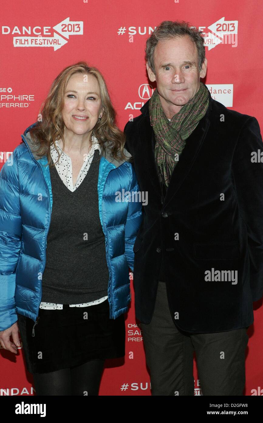 Caterina O'Hara, Bo Welch presso gli arrivi per A.C.O.D. Premiere a 2013 Sundance Film Festival, Eccles Theatre, Park City, UT 23 gennaio 2013. Foto di: James Atoa/Everett raccolta/Alamy live news. Foto Stock