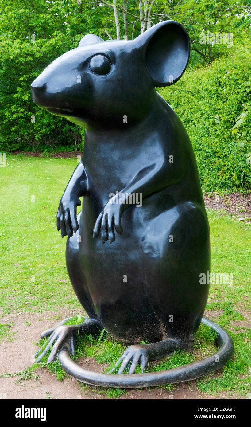 La Scozia, Alloway, luogo di nascita di Scozia il poeta nazionale Robert Burns (1759-96), del poeta, percorso di scultura del mouse da Kenny Hunter Foto Stock