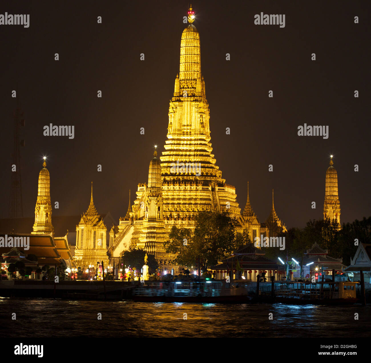 Il Wat Arun tempio a Bangkok in Tailandia alla notte Foto Stock