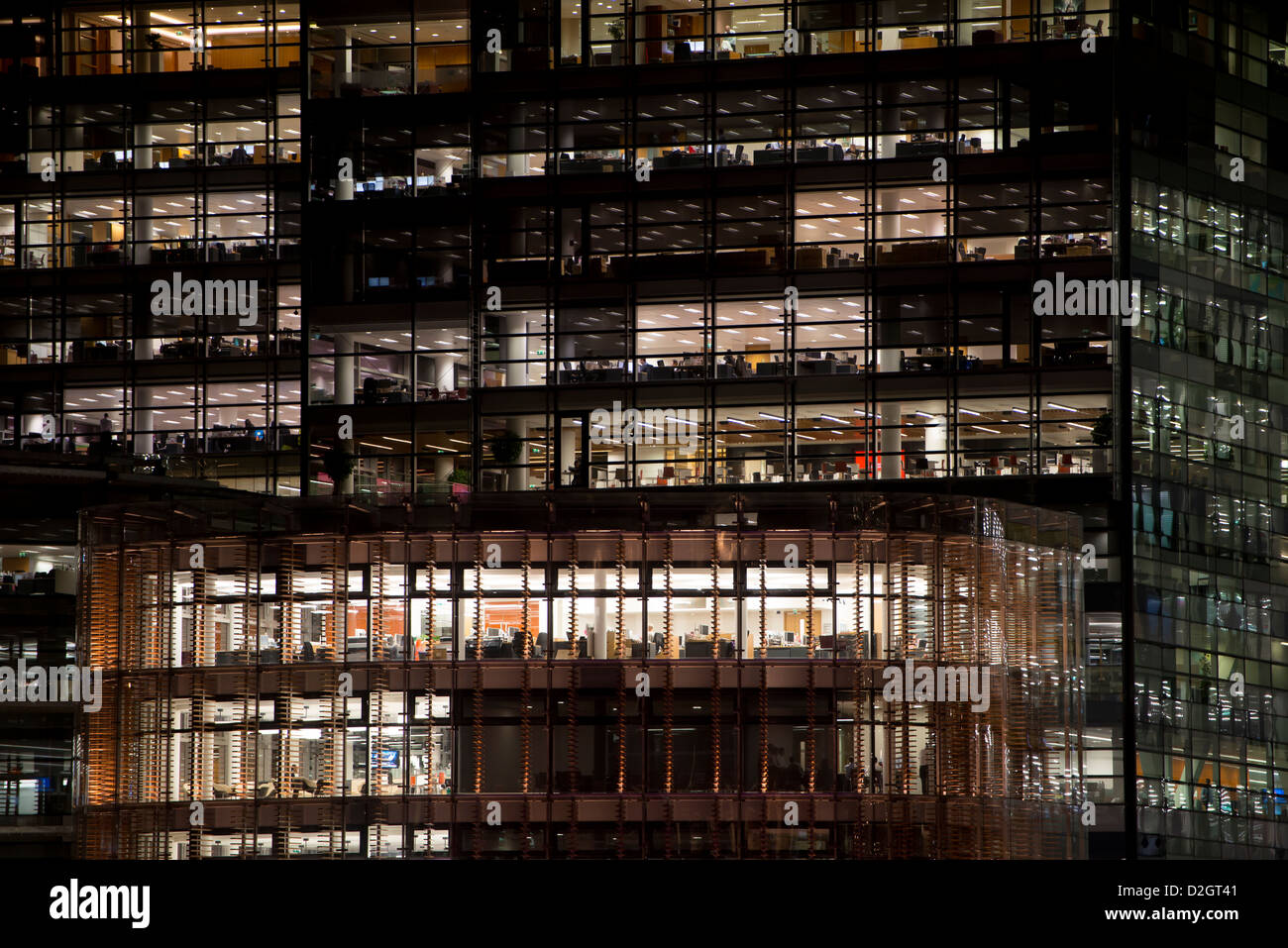 Uffici di notte a Londra Foto Stock