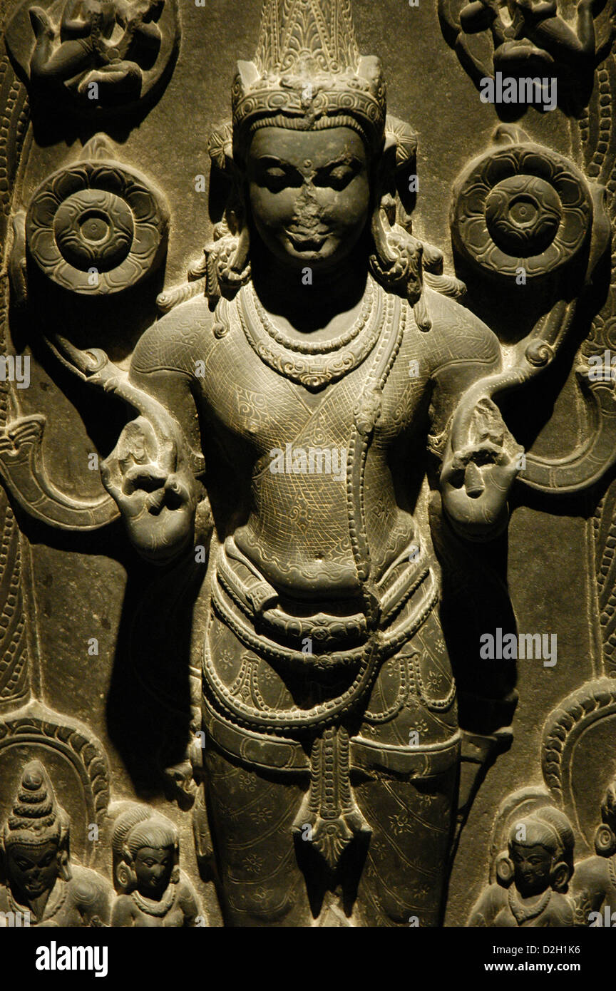 Surya, il dio del sole, illustra a cavallo di un carro trainato da sette cavalli, tenendo due fiori di loto. Pergamon Museum. Berlino. Foto Stock