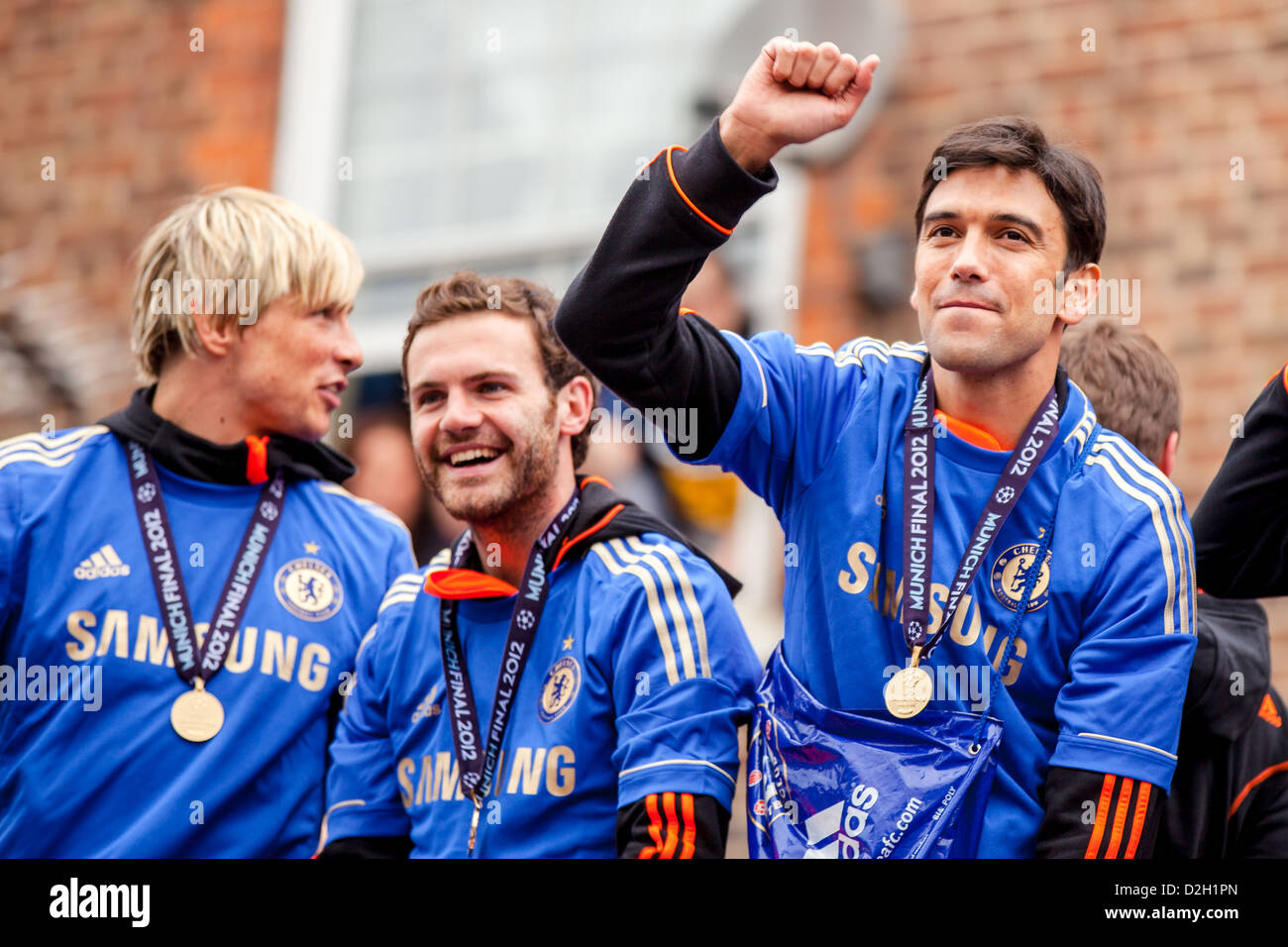 Fernando Torres, Juan Mata & Paulo Ferreira Victory Parade celebrazioni in SW6 per il Chelsea FC vincendo la finale di Champions League Foto Stock