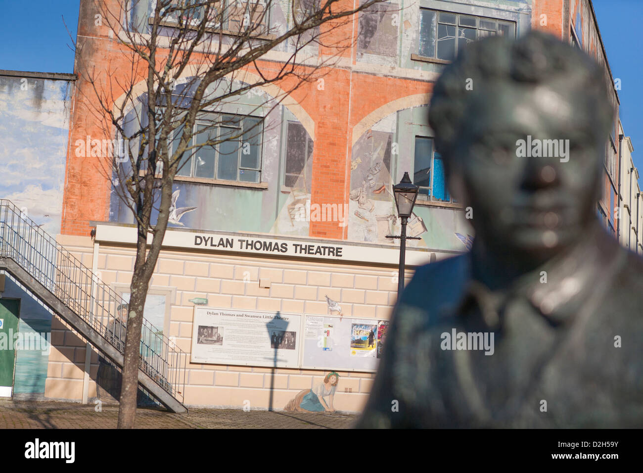 Statua di Dylan Thomas a Swansea. Foto Stock