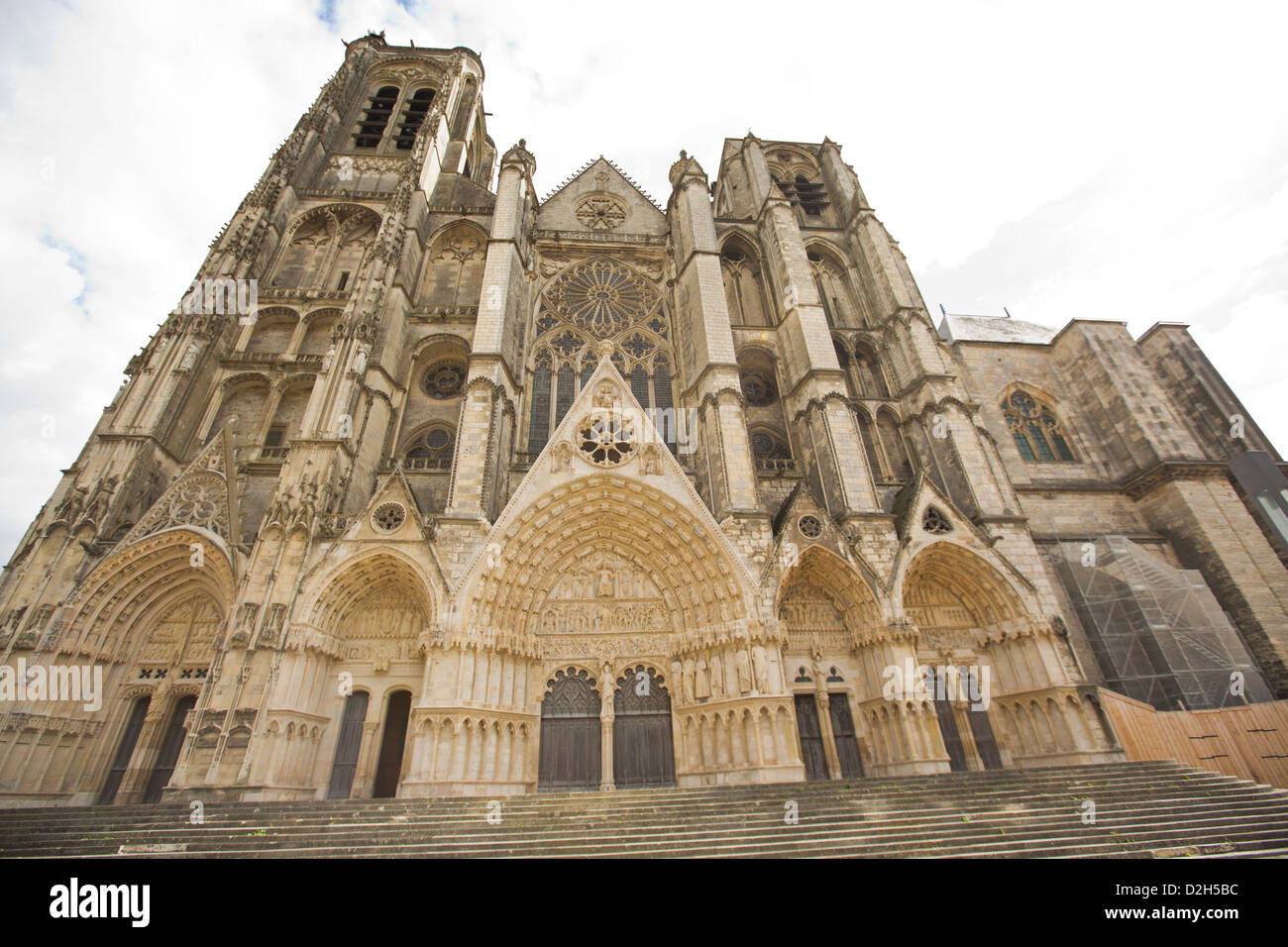 La facciata ovest della cattedrale di Bourges, Bourges, Cher, Val de Loire Francia Foto Stock