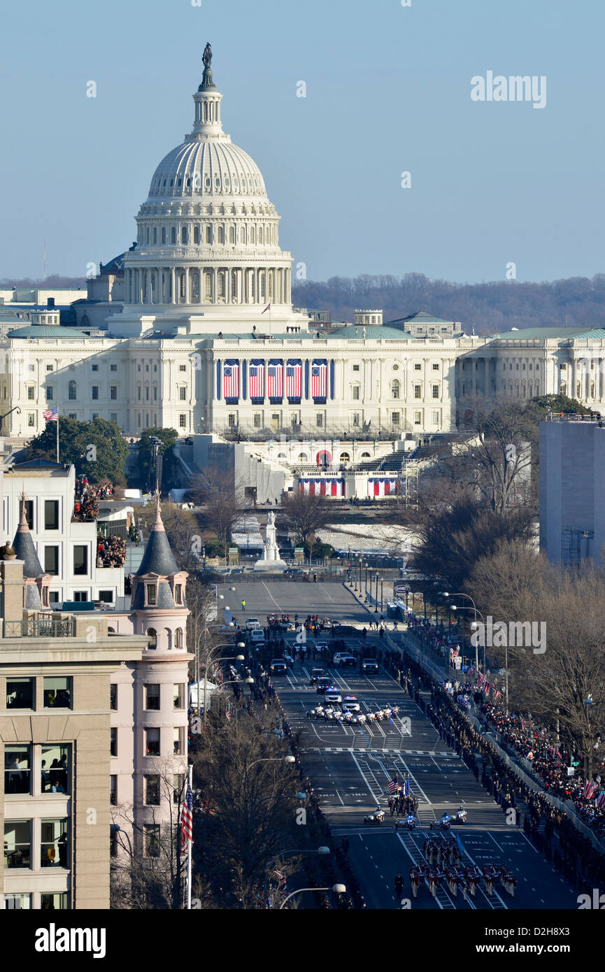 La 57th inaugurazione presidenziale parade inizia verso il basso Pennsylvania Avenue dal Campidoglio US Gennaio 21, 2013 a Washington, DC. Foto Stock