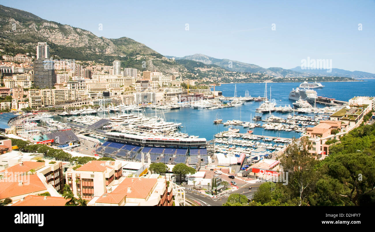 Panorama di Monte Carlo yacht harbour Grand Prix di Monaco auto race auto race gare sorge tribune strade imbarcazioni Navi costose Foto Stock
