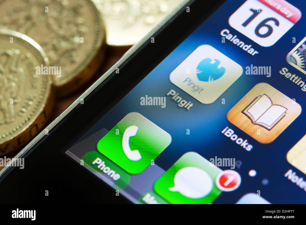 Close-up della Barclays Bank pagamento "app Pingit' su un Apple iPhone schermo. Foto Stock