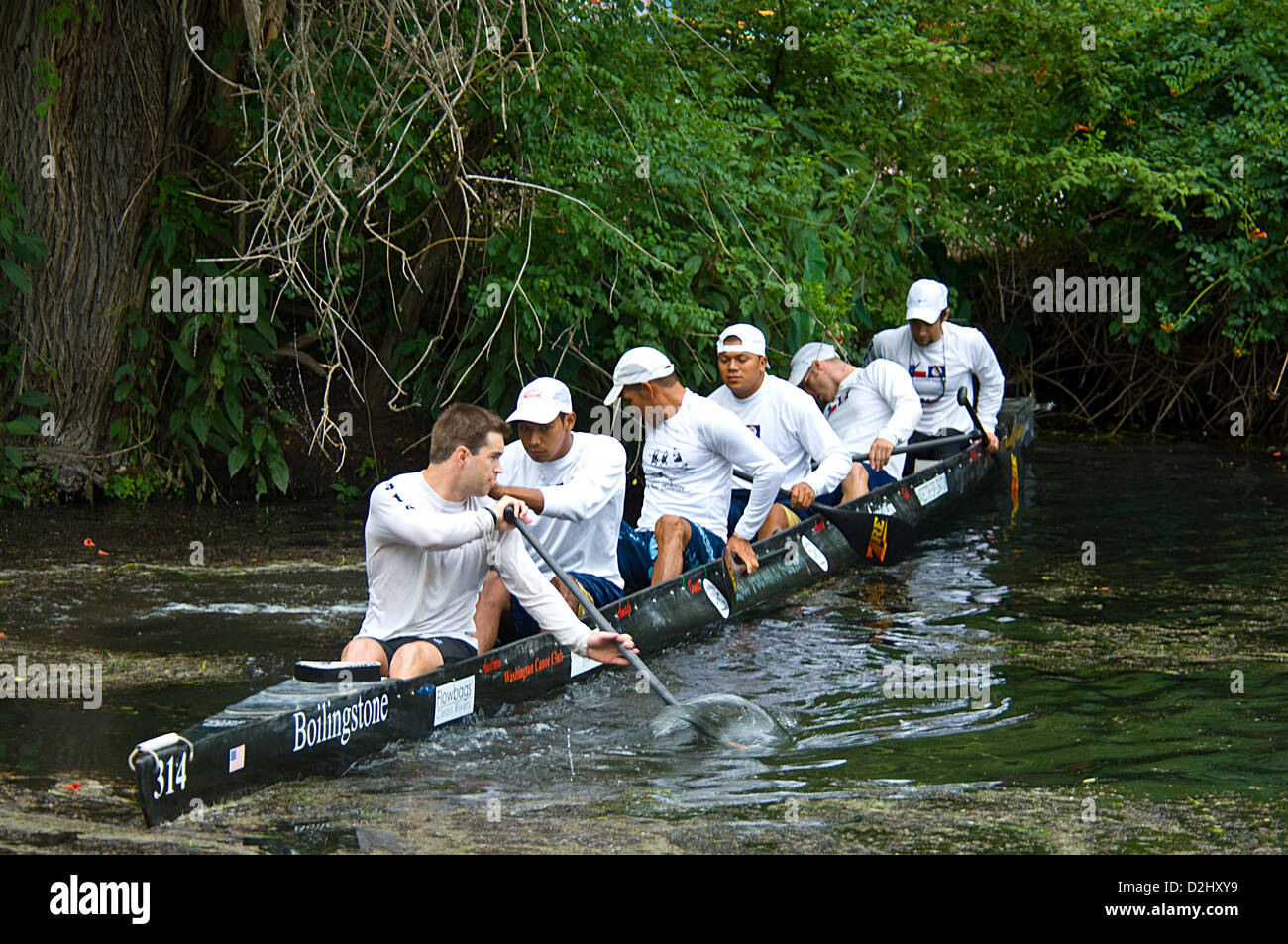 Racing team in Texas acqua canoa Safari gara, San Marcos Texas Foto Stock