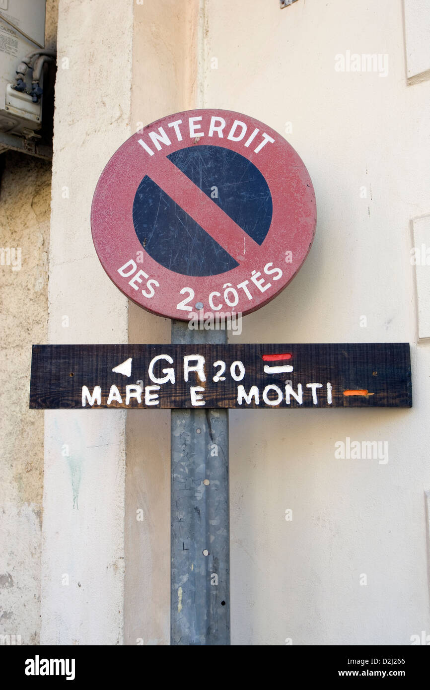 Corsica: road sign & Mare e Monti G20 segnavia Foto Stock