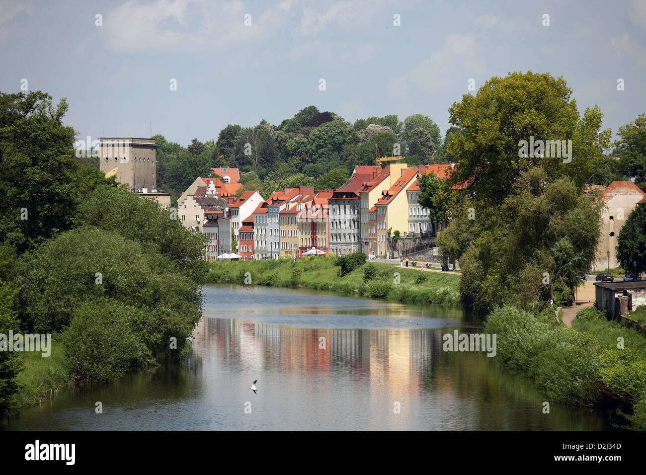 Zgorzelec, Polonia, vista dal ponte sulla città è parcheggiato sulla Neisse Foto Stock