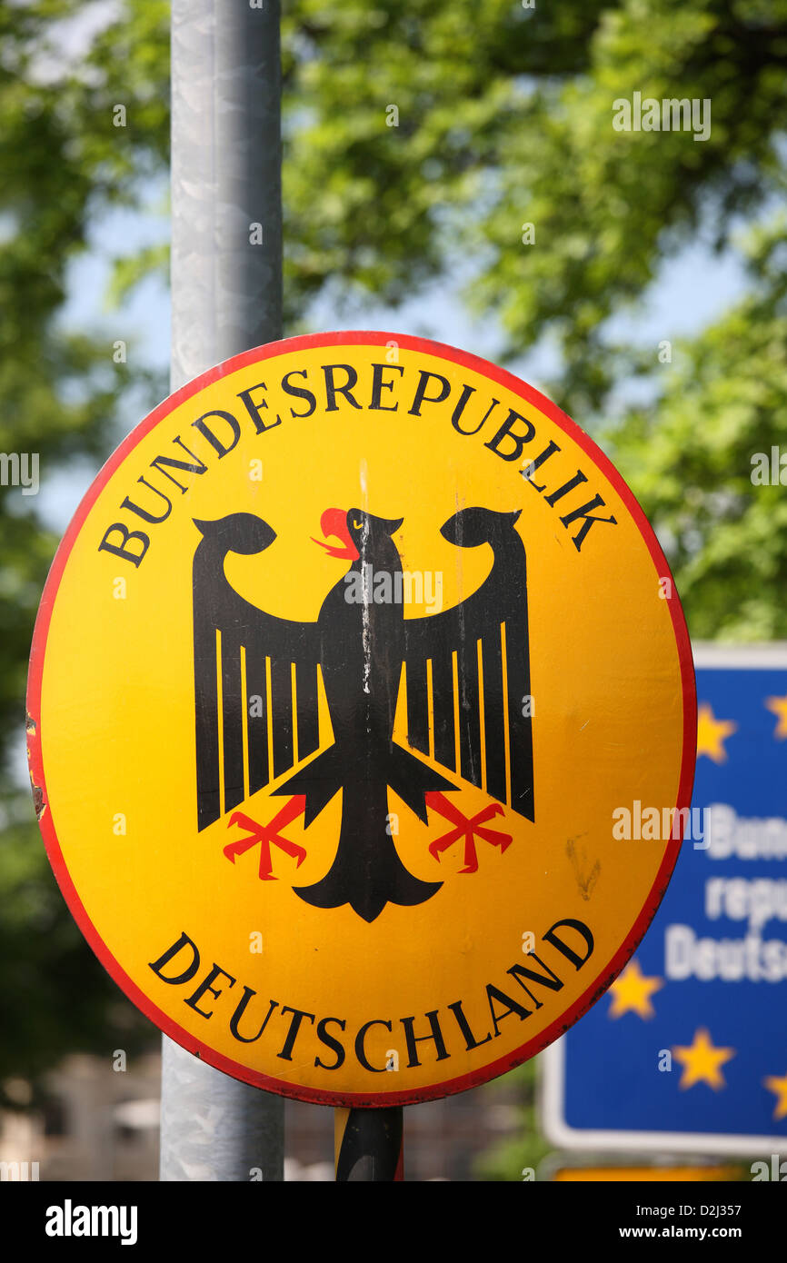 Goerlitz, Polonia, Germania occidentale firmano con il tedesco eagle Foto Stock