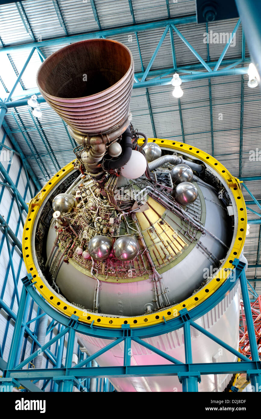 Saturn 5 terza fase J-2 motore, Kennedy Space Center, Florida Foto Stock