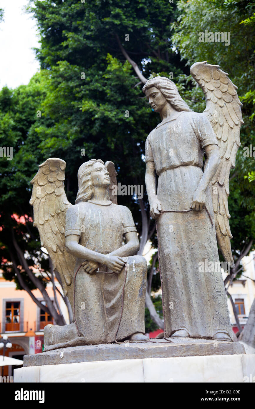 Puebla de los Angeles statua sullo Zocalo in Puebla - Messico Foto Stock