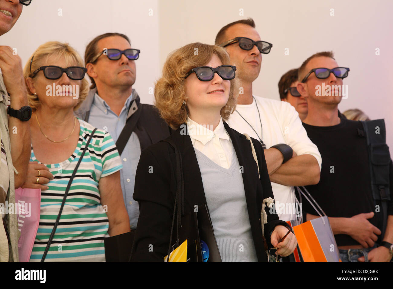 Berlino, Germania, i visitatori a IFA con occhiali 3D Foto Stock