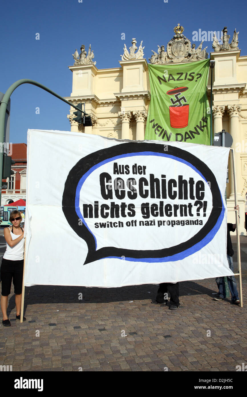 Potsdam, in Germania, il call-imparato nulla dalla storia-hanno protestato contro la destra Foto Stock