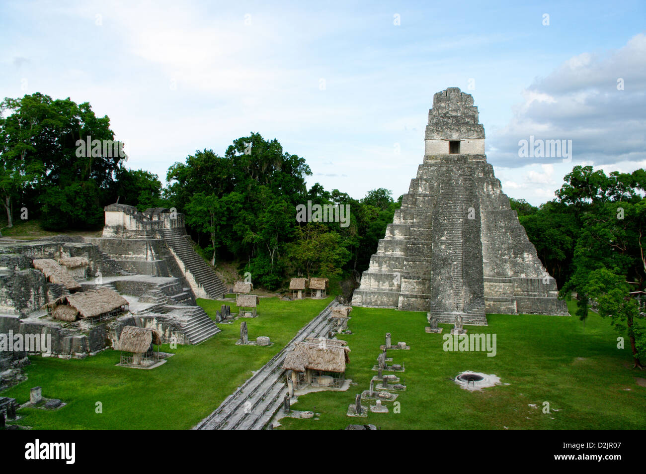 Tempio di Tikal 1 o tempio della grande Jaguar, si trova in Tikal, un importante pre-colombiana civiltà Maya sito archeologico Foto Stock