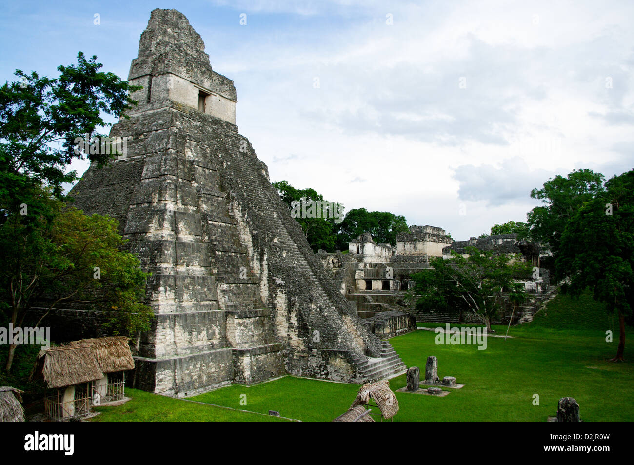 Tempio di Tikal 1 o tempio della grande Jaguar, si trova in Tikal, un importante pre-colombiana civiltà Maya sito archeologico Foto Stock