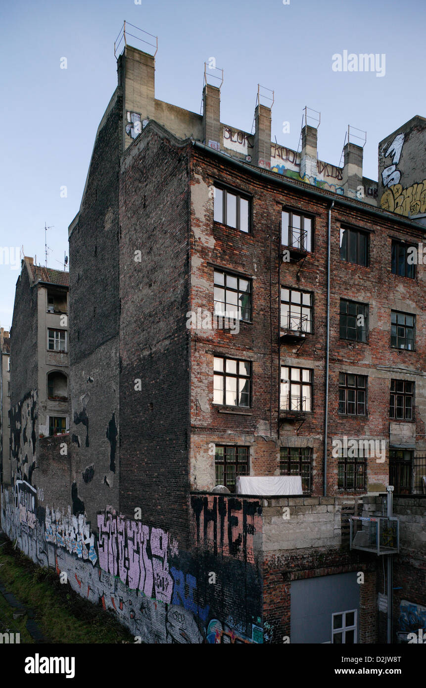 Berlino, Germania, unrenovated le costruzioni in Berlin-Prenzlauer Berg Foto Stock