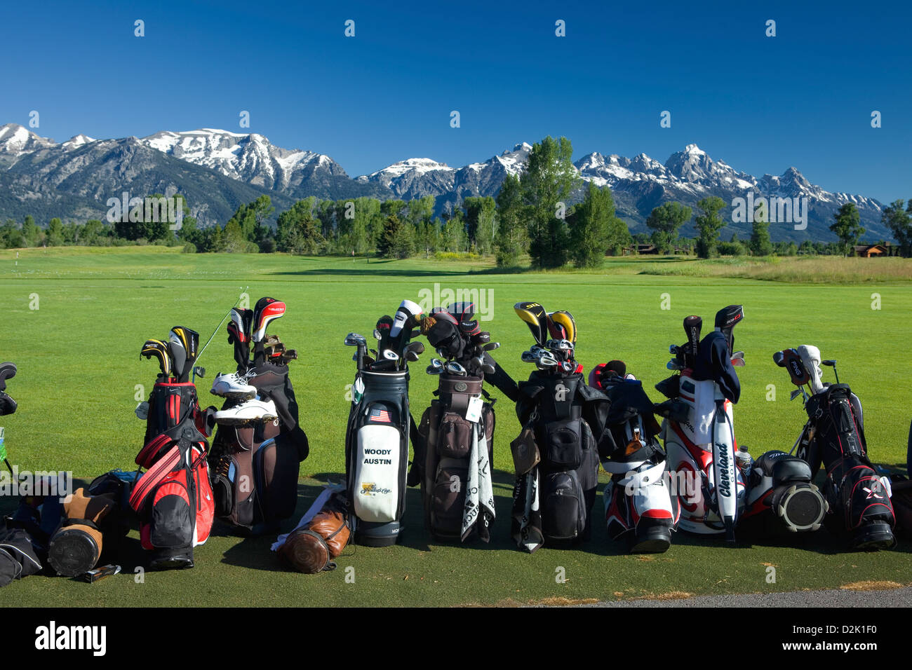 WY00228-00...WYOMING - Il Teton range sullo sfondo della Jackson Hole Golf e Tennis Club. Foto Stock
