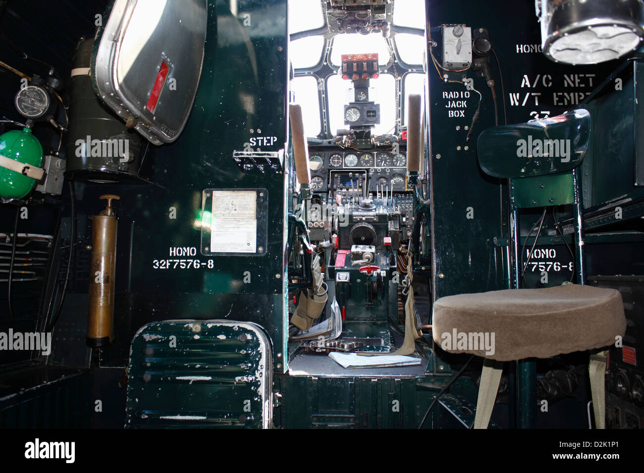Cockpit di un consolidato B-24 Liberator un pesante americana durante la seconda guerra mondiale aerei bombardieri Foto Stock