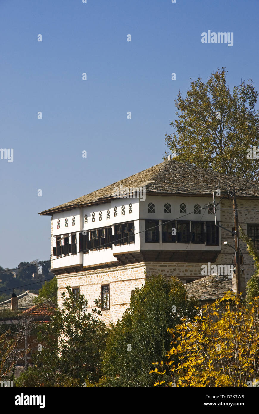 Palazzo tradizionale greca in villaggio di montagna di Visitza Foto Stock