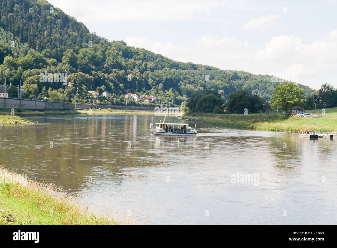 Una nave traghetto sul fiume Elba, Germania Foto Stock