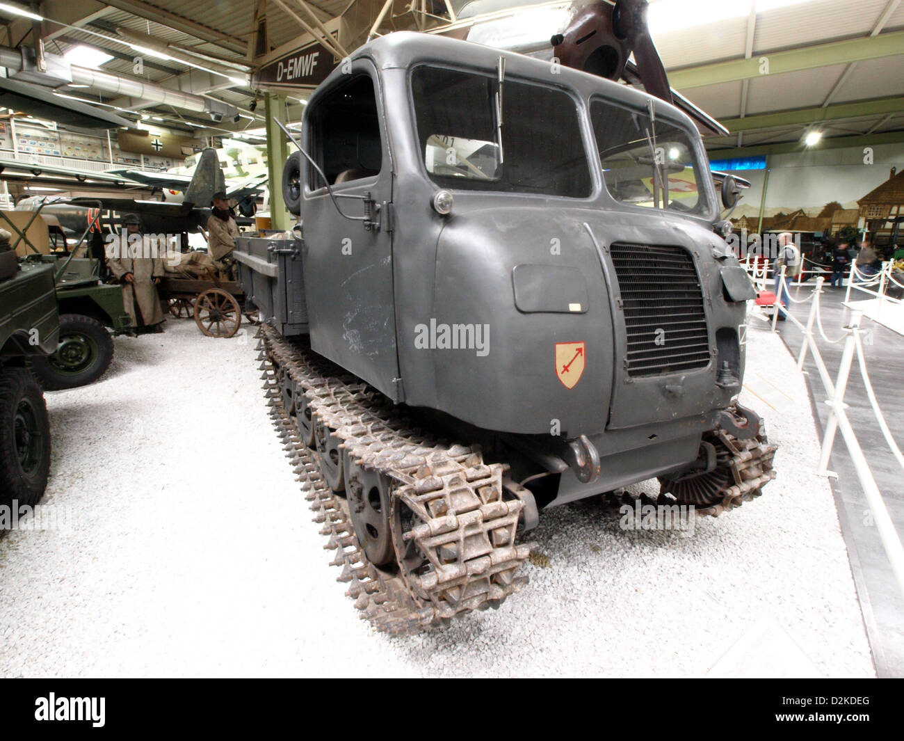 Steyr RSO è un trattore cingolato utilizzato in applicazioni militari e agricole. È in mostra al Sinsheim Auto & Technik Museum, dove i visitatori possono esplorare il suo design robusto e le sue capacità versatili. Foto Stock