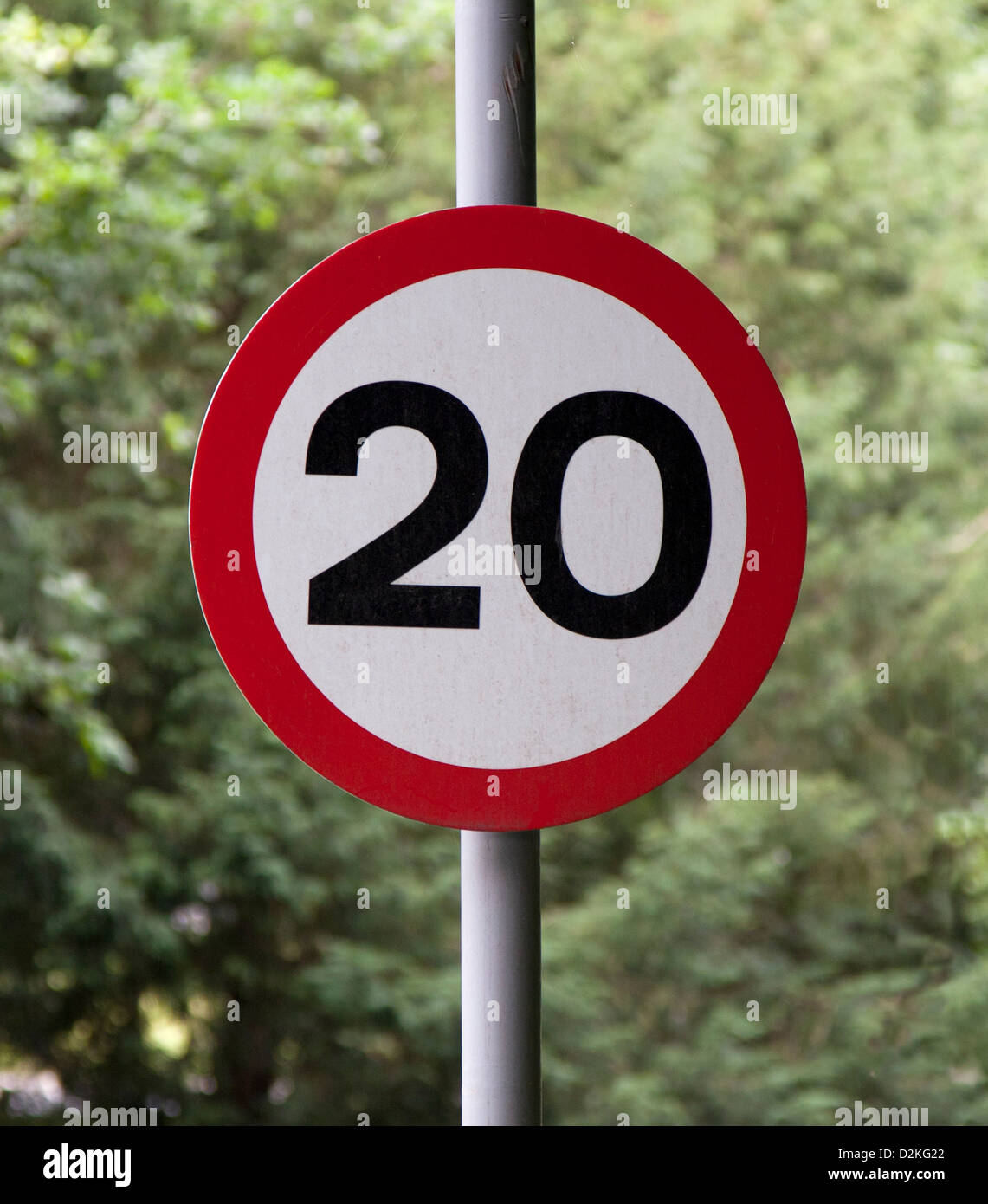 English 20 mph limite di velocità cartello stradale nel Regno Unito Foto  stock - Alamy