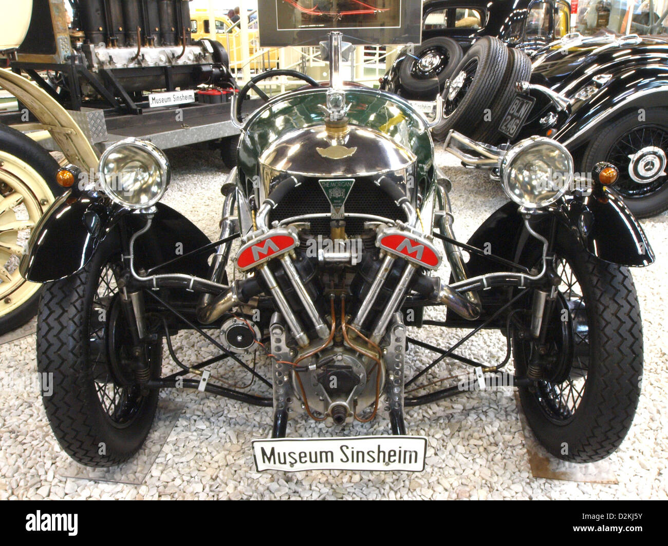 La Morgan Super Sport del 1935 è un'auto d'epoca britannica che è diventata famosa per il suo design leggero e le sue prestazioni. Questa vettura sportiva a due posti era alimentata da un motore a quattro cilindri ed era un precursore dei moderni roadster. Il suo fascino senza tempo continua tra gli appassionati di auto classiche, celebrato per la sua maestria artigianale e l'esperienza di guida. Foto Stock