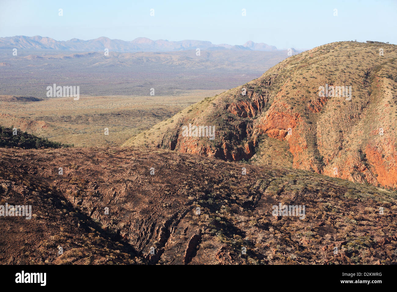 Vista da Larapinta Trail. West McDonnell Ranges, Australia centrale. Foto Stock