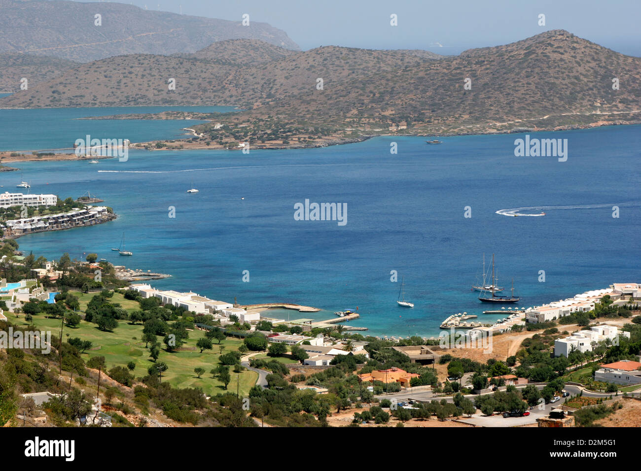 Il villaggio cretese di Elounda sulla costa settentrionale di Creta Foto Stock