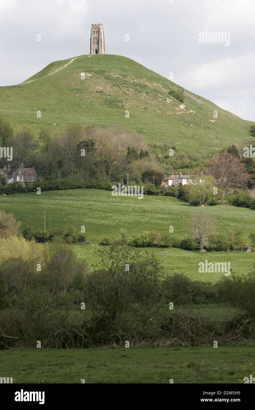 Il famoso punto di riferimento associato con la leggenda arturiana nel cuore rurale dell'Inghilterra Foto Stock