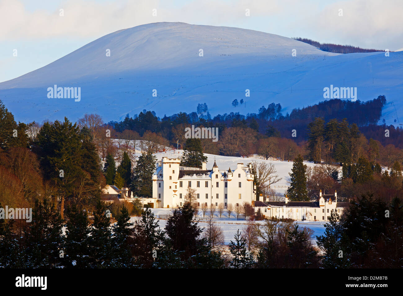 Coperta di neve Blair Castle, Blair Atholl, Perthshire, Scotland, Regno Unito Foto Stock