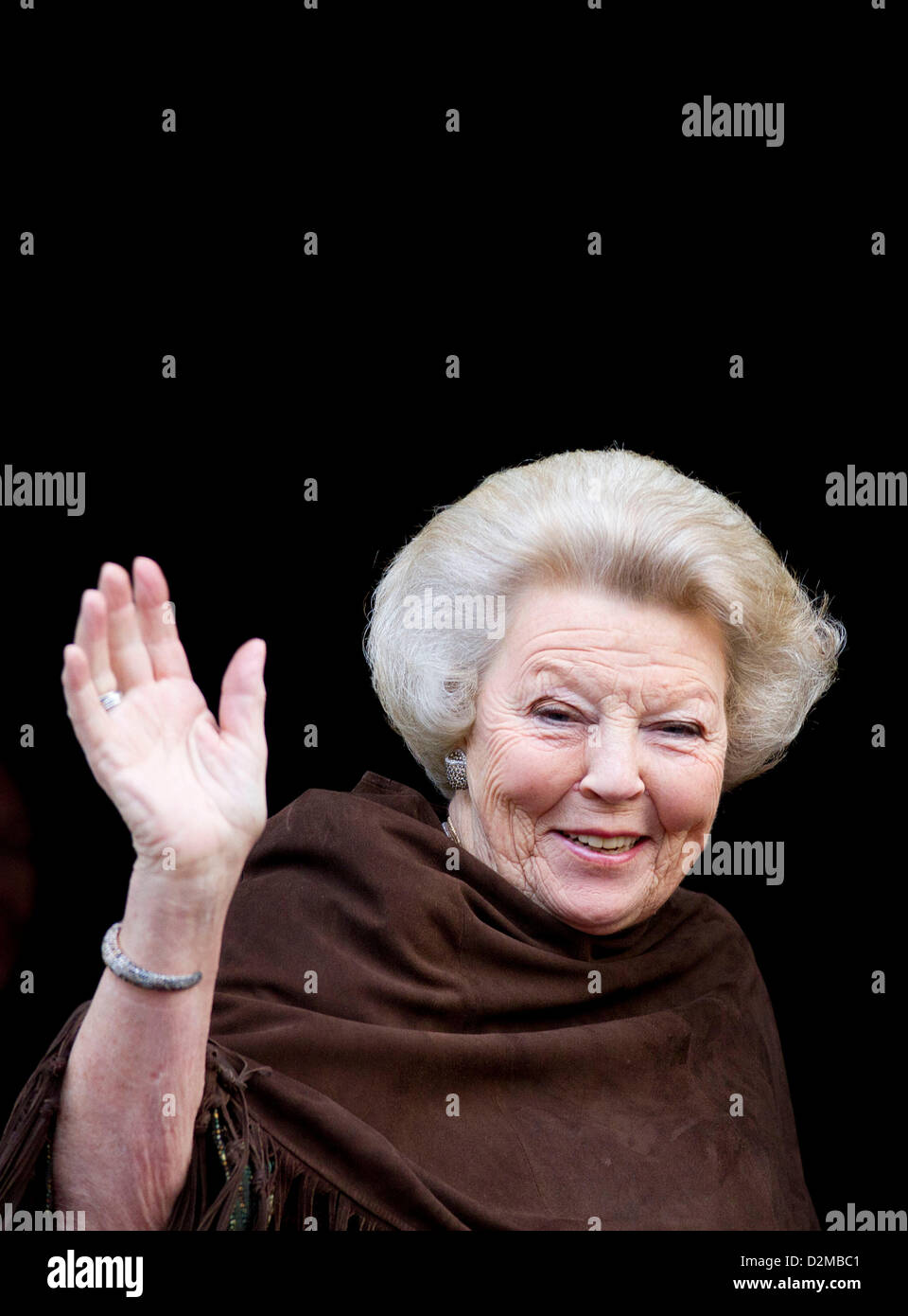 La regina Beatrice dei Paesi Bassi partecipa alla cerimonia di premiazione della letteratura olandese premio al poeta fiammingo Noels presso il Palazzo Reale di Amsterdam, Paesi Bassi, 30 novembre 2012. Foto: Albert Nieboer / Paesi Bassi fuori Foto Stock