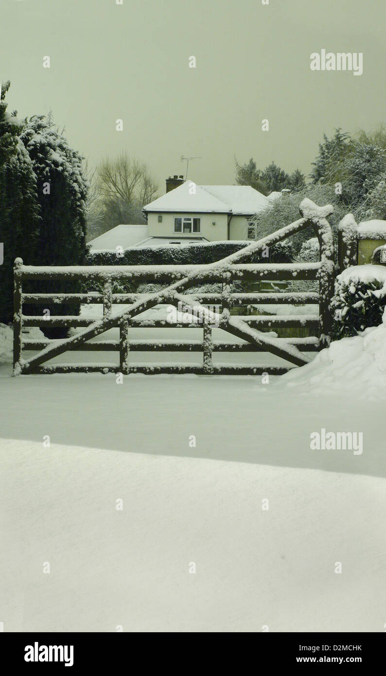 Coperta di neve gate. Worksop,Notts, England, Regno Unito Foto Stock