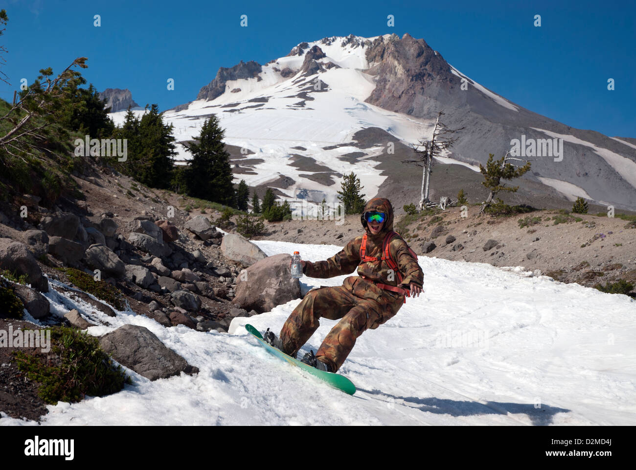 Snowboard giù del Monte Cofano Oregon Foto Stock