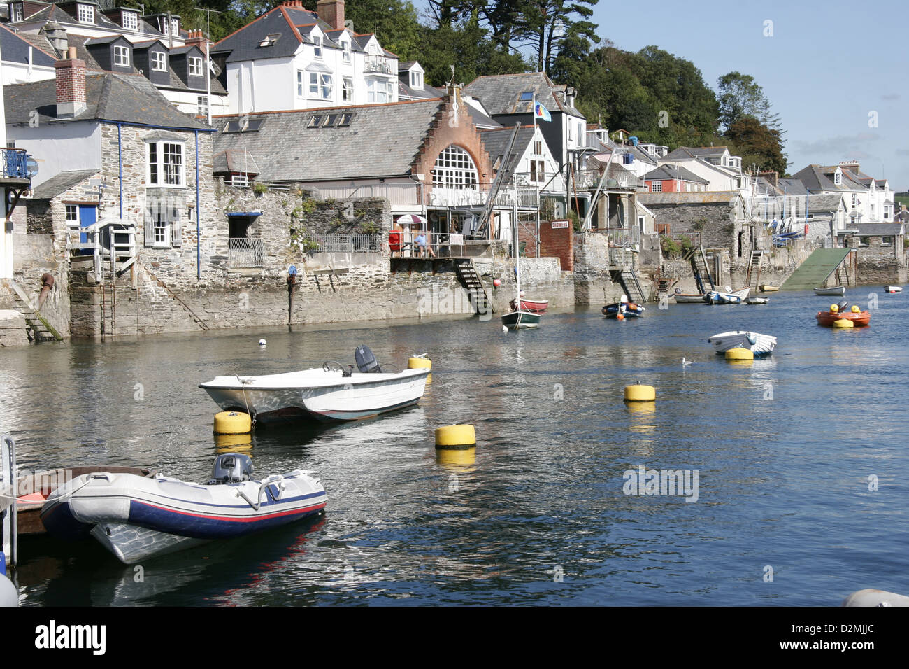 Una piacevole mattinata soleggiata nel Fowey Harbour, Cornwall Foto Stock