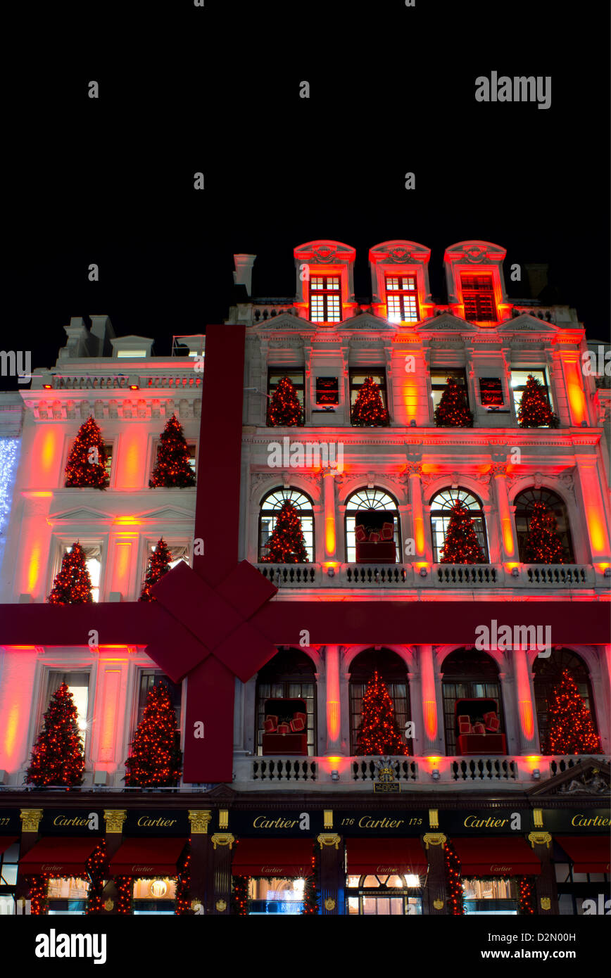 Le decorazioni di Natale sul Cartier edificio su Bond Street, London, England, Regno Unito, Europa Foto Stock